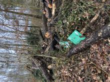 Das Naturschutzgebiet-Schild, einfach umgenietet.